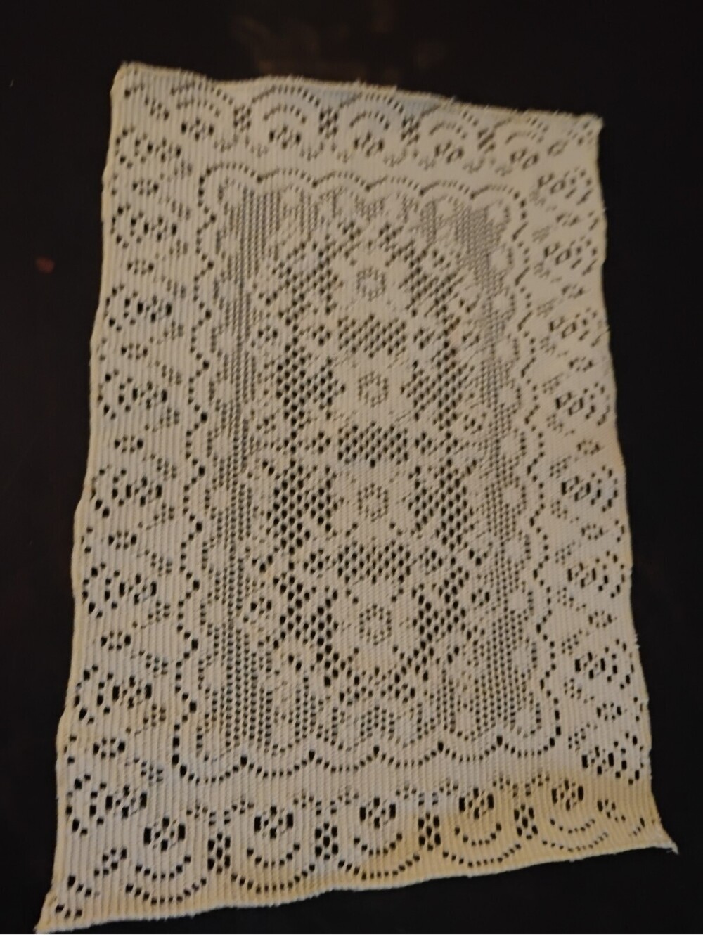 Vintage White Lace Doily Table Runner Scalloped Edge Rectangle Cottagecore Decor